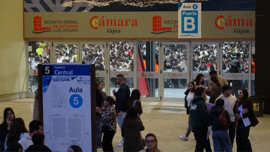 Examen de Enfermería en el Recinto ferial, el 9 de noviembre.